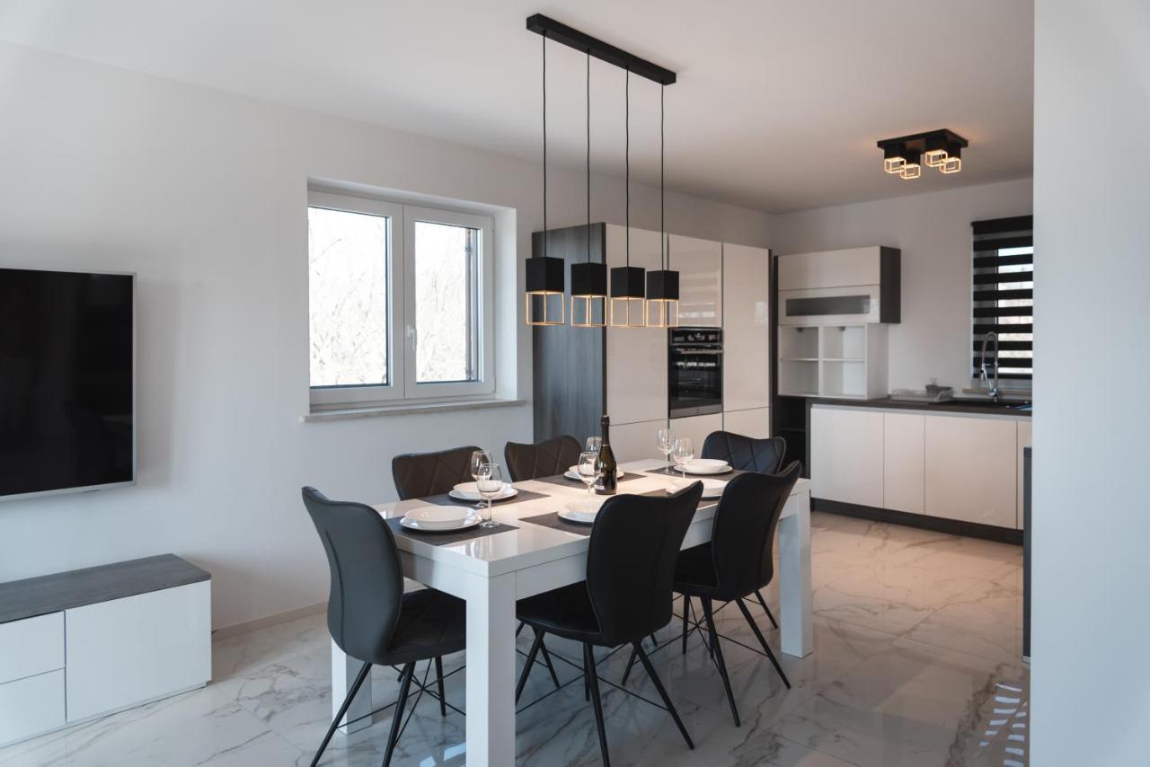Apartament Hisa Kapis With Hot Tube Koper Zewnętrze zdjęcie