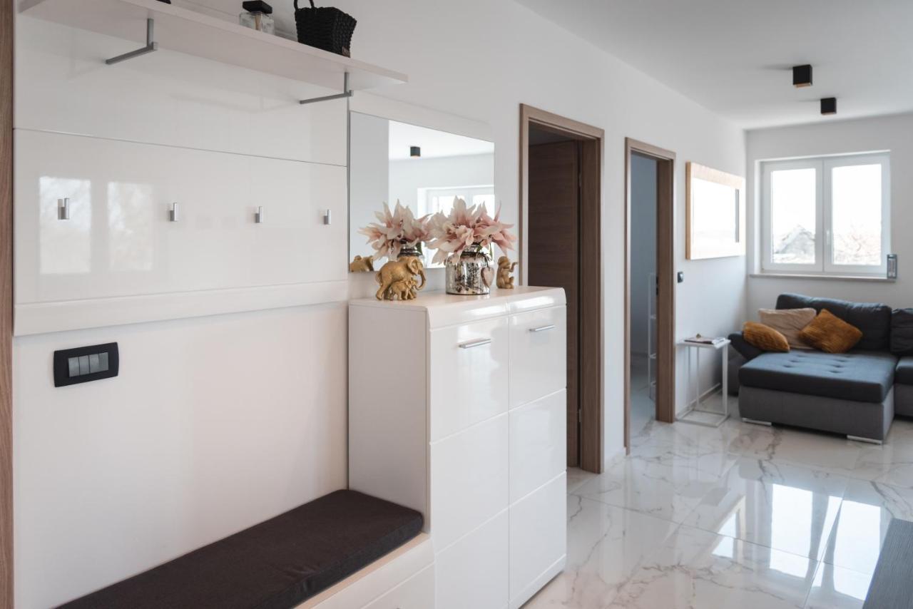 Apartament Hisa Kapis With Hot Tube Koper Zewnętrze zdjęcie