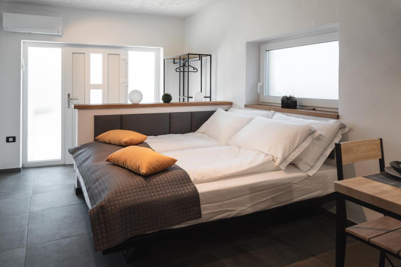 Apartament Hisa Kapis With Hot Tube Koper Zewnętrze zdjęcie
