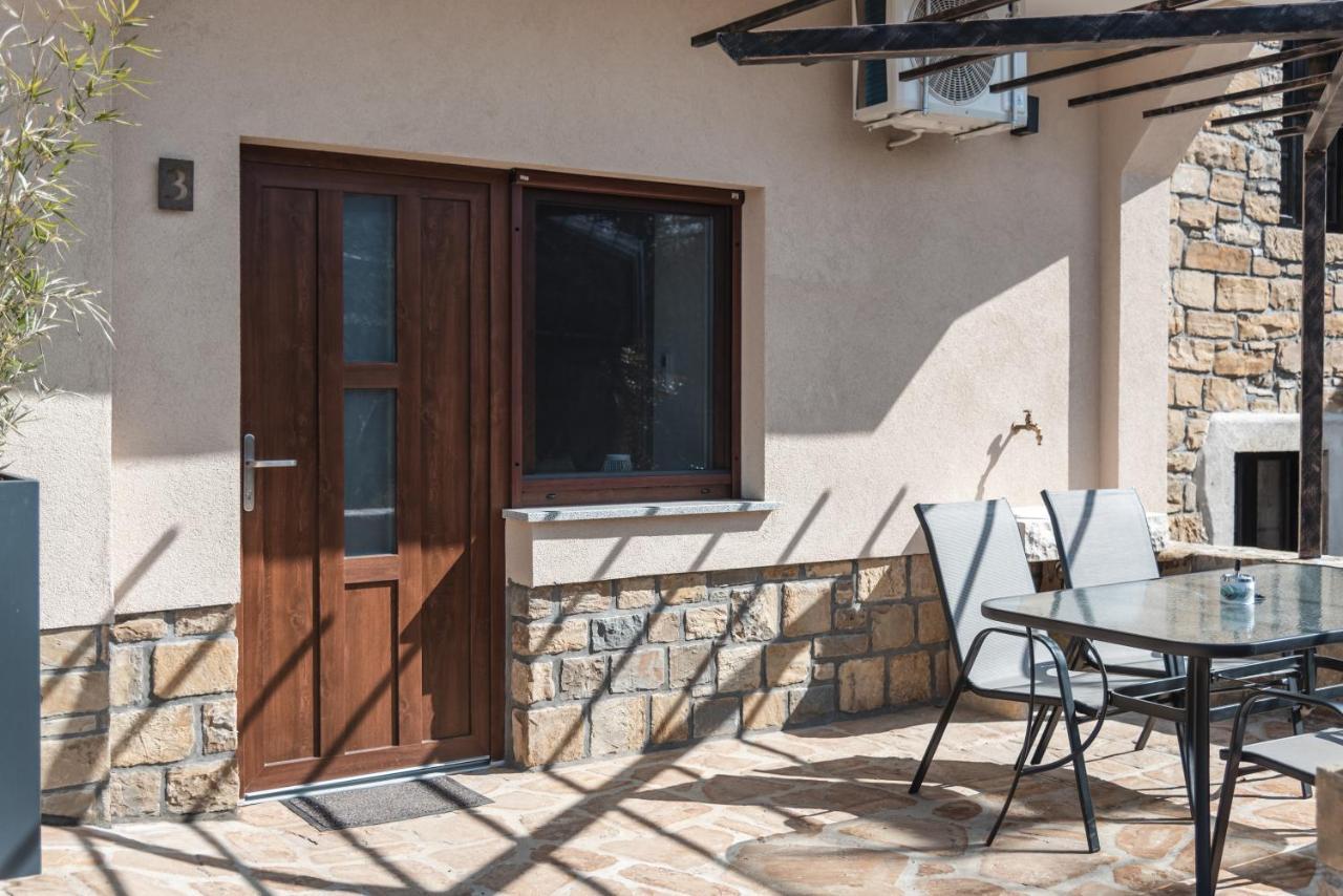 Apartament Hisa Kapis With Hot Tube Koper Zewnętrze zdjęcie