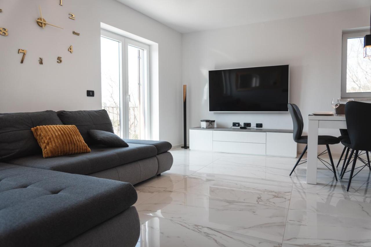 Apartament Hisa Kapis With Hot Tube Koper Zewnętrze zdjęcie