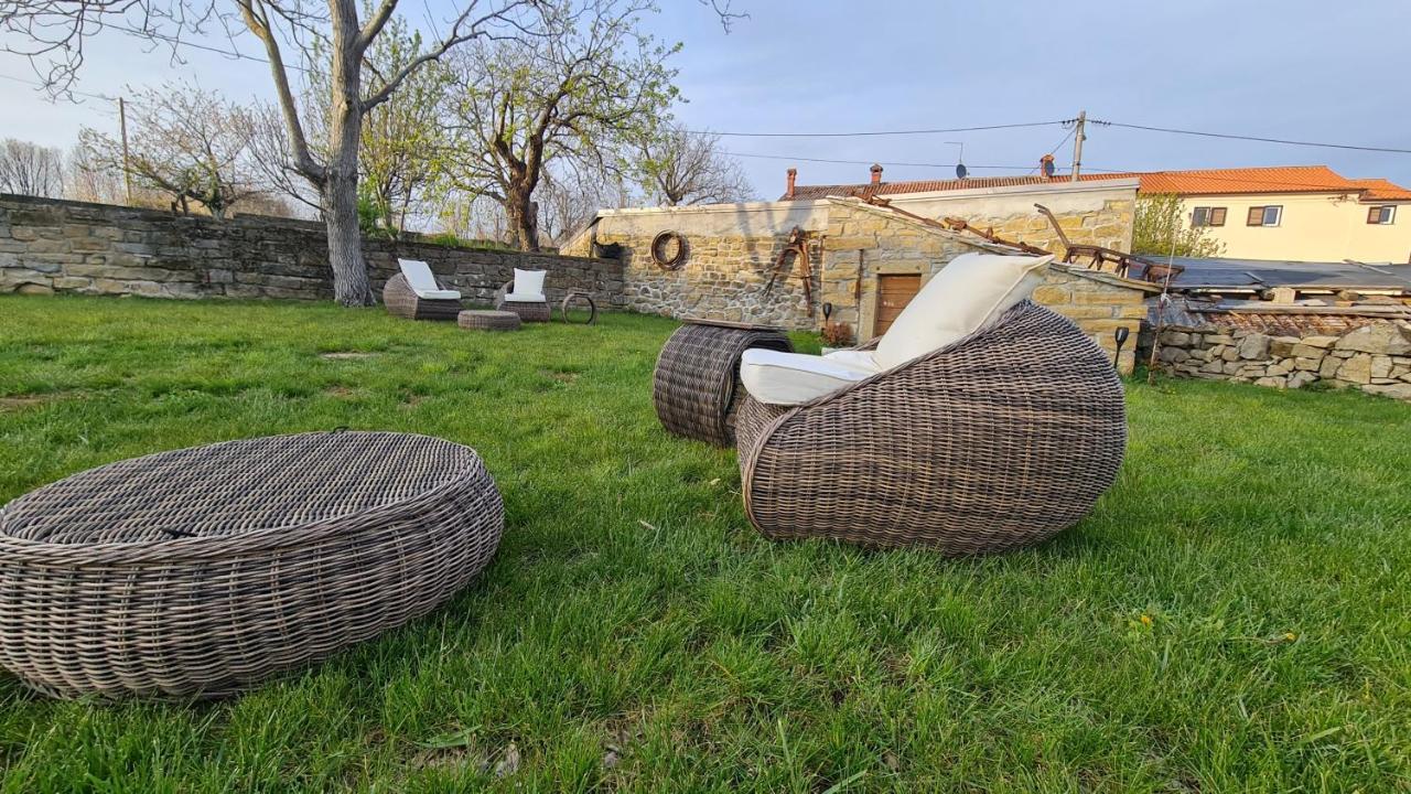 Apartament Hisa Kapis With Hot Tube Koper Zewnętrze zdjęcie