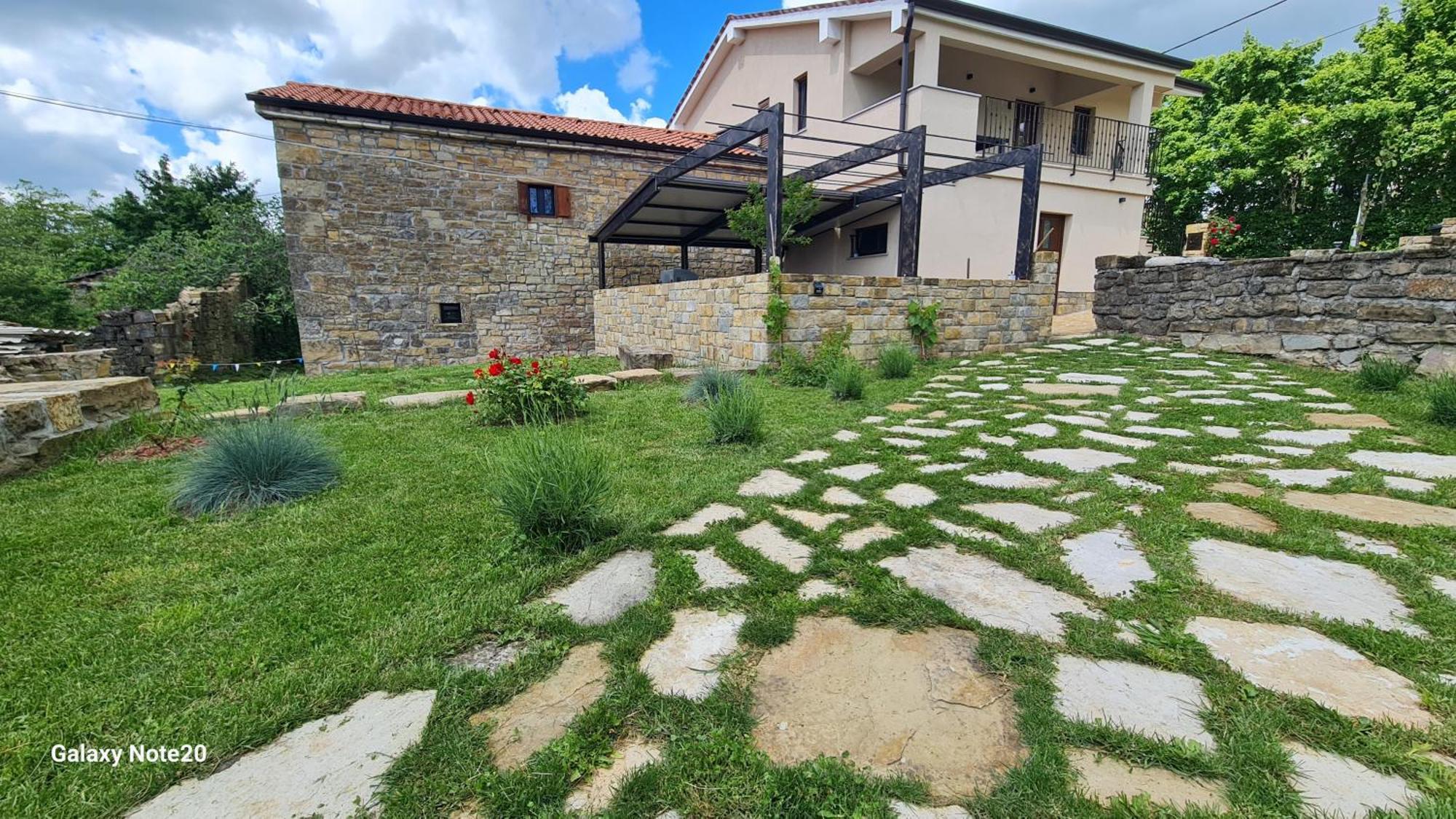 Apartament Hisa Kapis With Hot Tube Koper Zewnętrze zdjęcie